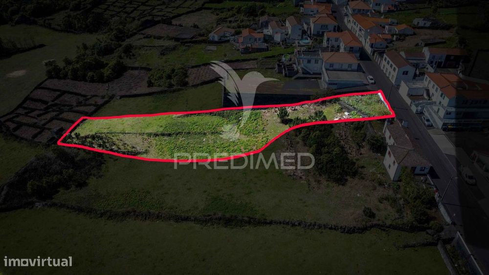 Terreno para venda no centro de São Mateus — Ilha do Pico