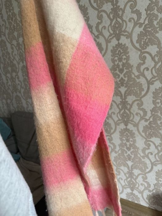 продам оригинальный розовый шарф Acne Studios (альпака, Италия)