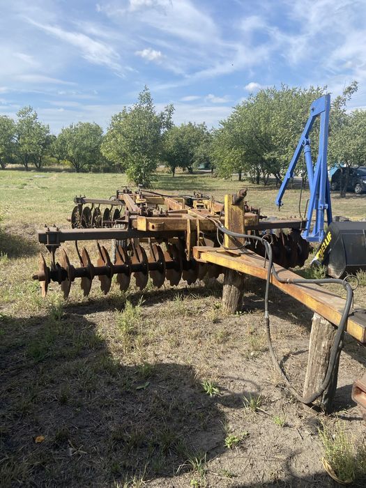 Т 150 у гарному робочому стані вкладень не потребує