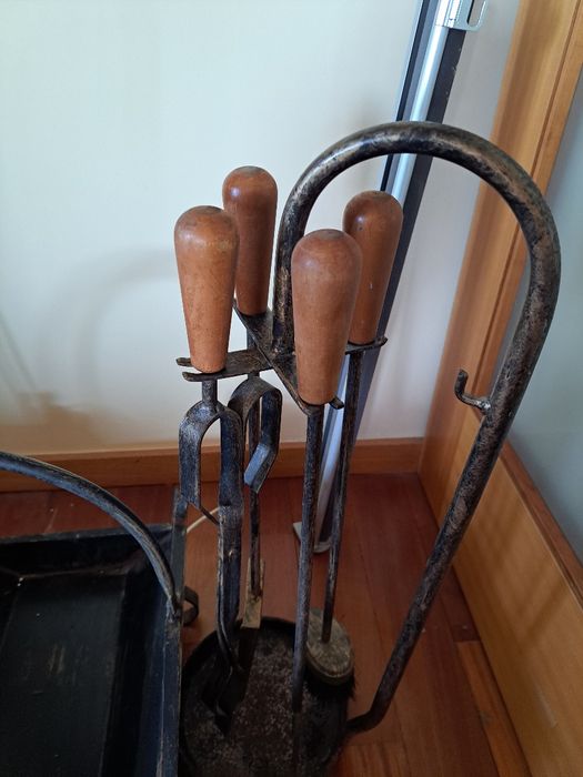 Cesto e acessórios para lareira