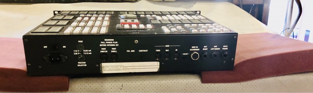 Hohner XE9 - Expansor MIDI de sons / ritmos