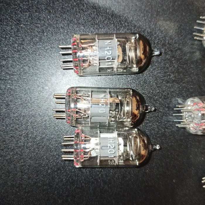 Zestaw lamp elektronowych ECC88 - 9 szt. AUDIO