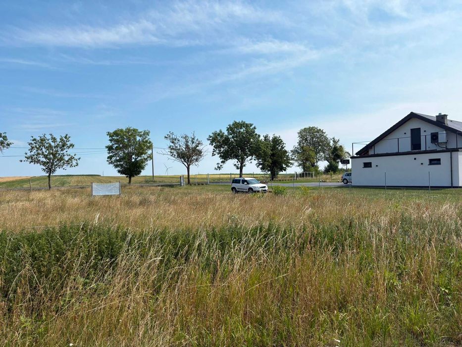 Sąsiadujące ze sobą działki budowlane nad jeziorem z wydanymi warunkami zabudowy 983m2 oraz 1583m2