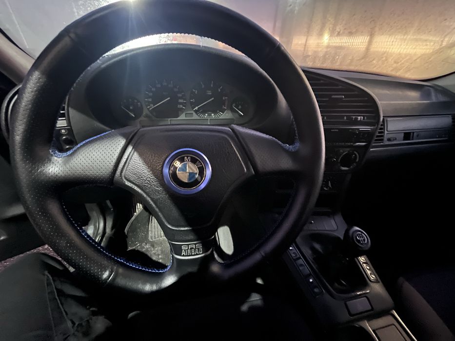 BMW E36 316i conservado