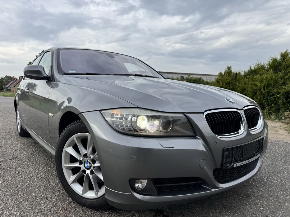 BMW 318i Sedan Navi