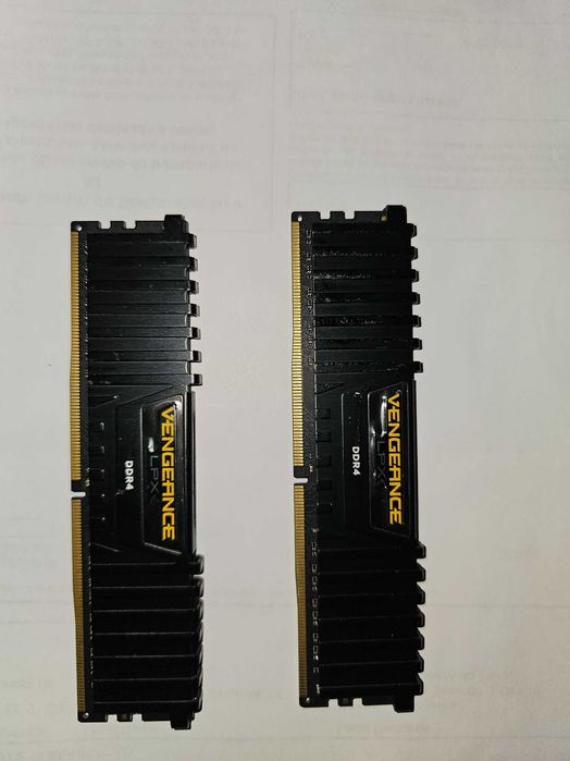 Memória RAM 16Gb DDR4 Corsair Vengeance LPX para Computador
