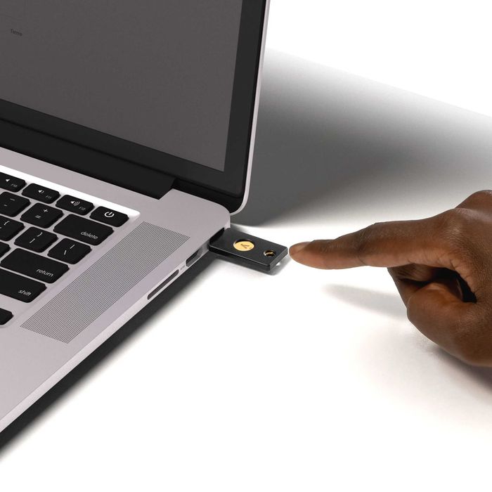 Ключі безпеки Yubico YubiKey 5 NFC (v5.4.3) (USB-A)