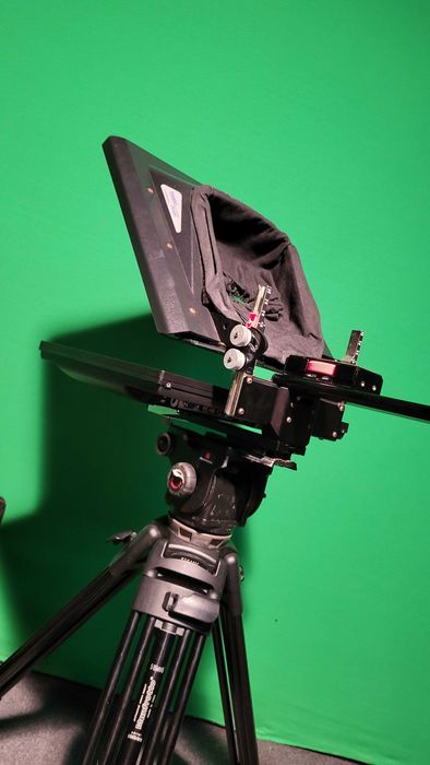 Teleponto PrompterPeople ProLine 17" c/ tripé Manfrotto + laptop