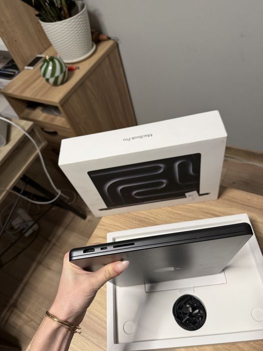 Macbook Pro 14 M3 pro 18/512Gb. (Black)