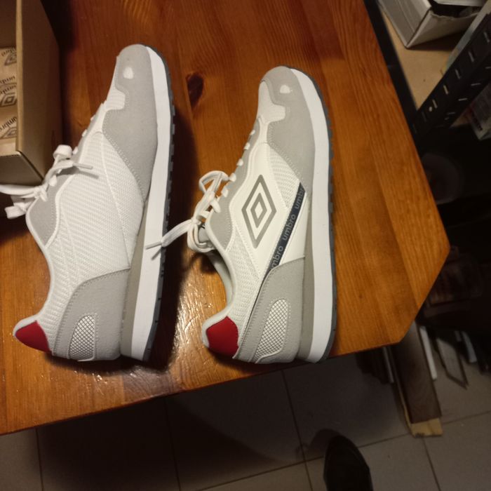 Buty umbro 45 nowe
