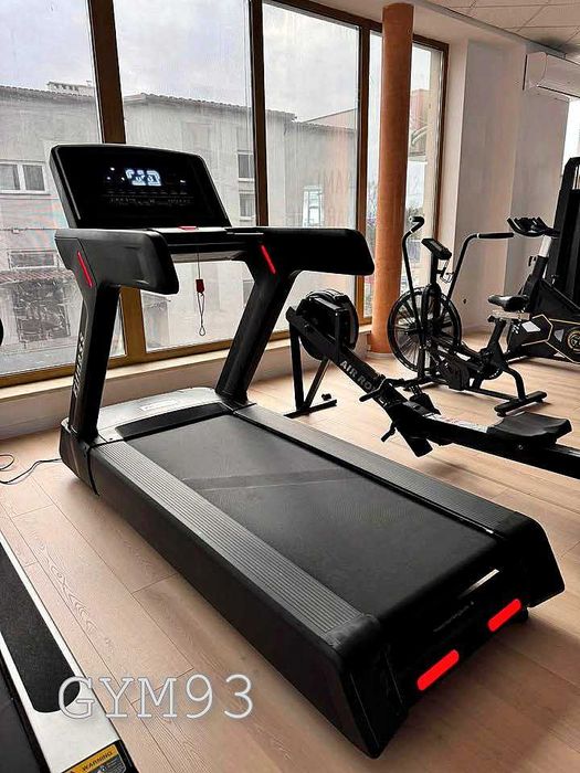 Bieżnia klubowa nowa 260 kg cała czarna