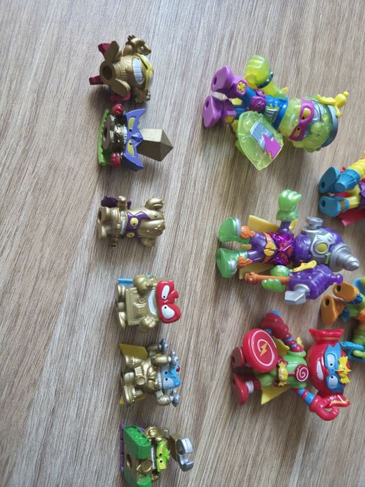Kazoom Kids 5szt +Złote figurki Super Zings 6szt