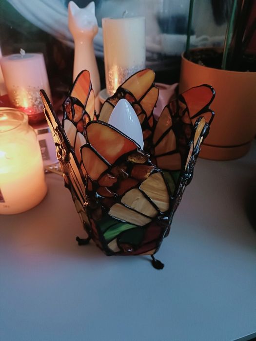 Lampa szkło witrażowe i bursztyn bałtycki motyl