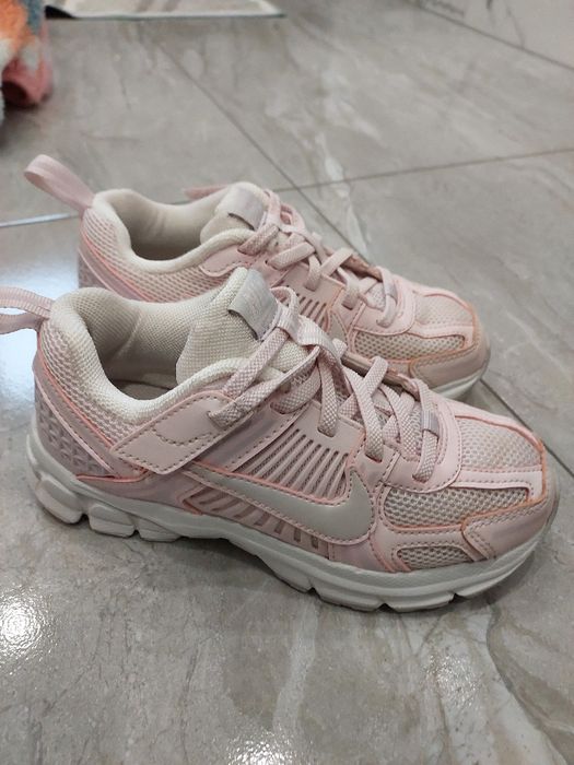 Оригінальні кросівки Nike zoom vomero 5 в ідеальному стані