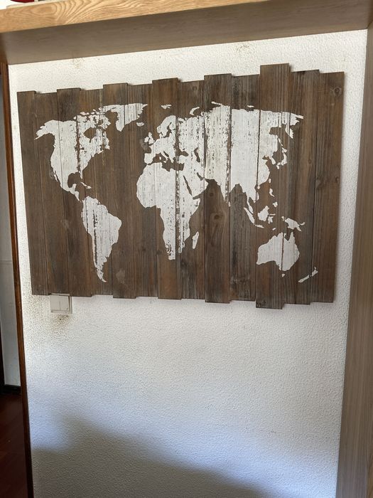 Quadro Mundo em Madeira