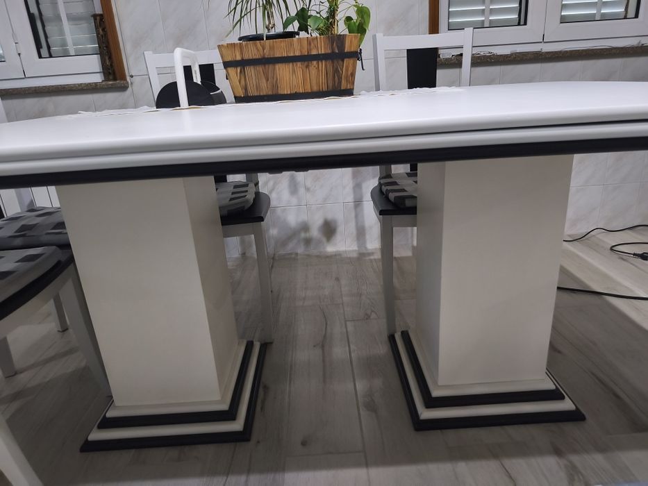 Mesa madeira maciça lacada extensível 2,44x1,10