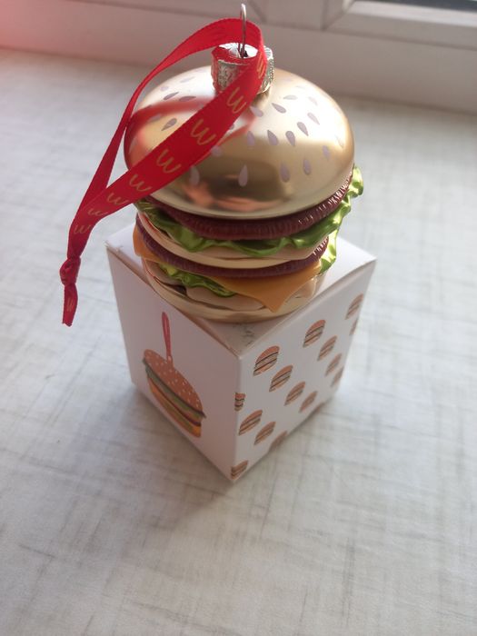 Лімітована іграшка BigMac від McDonaldz