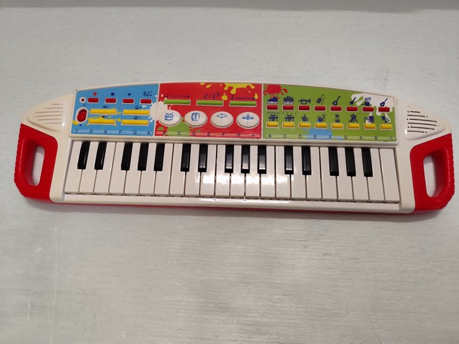 Синтезатор, піаніно дитячий