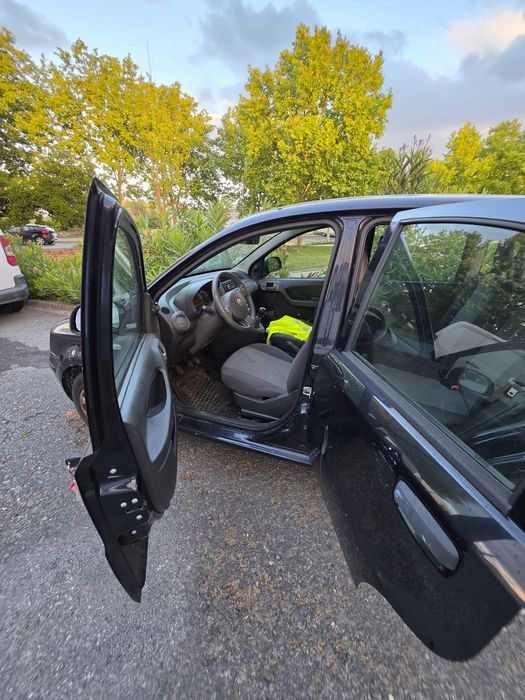 Fiat Panda 1.2 – 2012 – Gasolina – Económico e Fiável