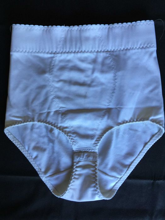 Cuecas e Cintas de Suporte para Grávida