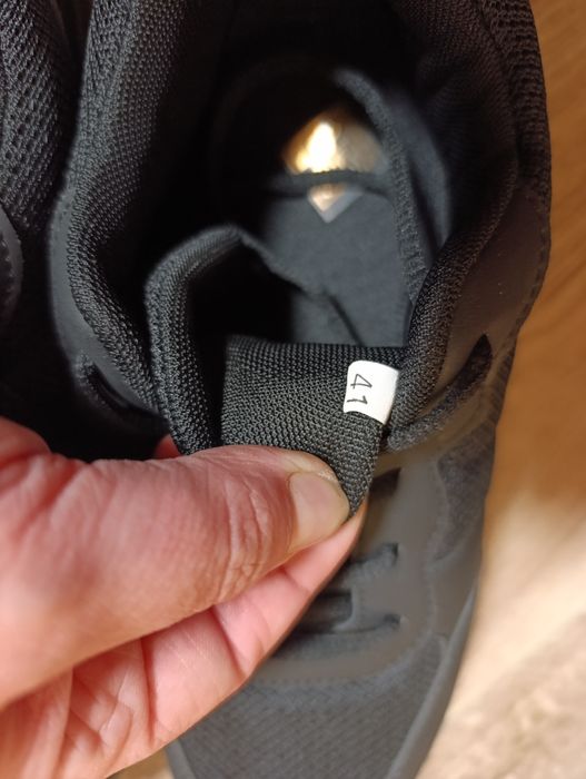 Нові кросівки,хлопчачі,чоловічі41 розмір.