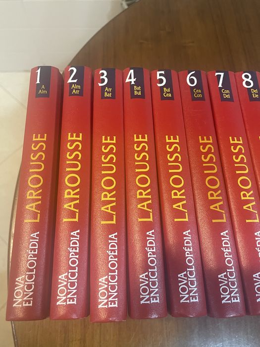 Livro Nova Enciclopedia Larousse