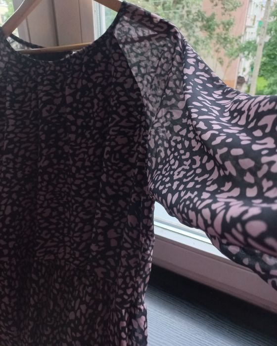 Szyfonowa sukienka panterka z podszewką