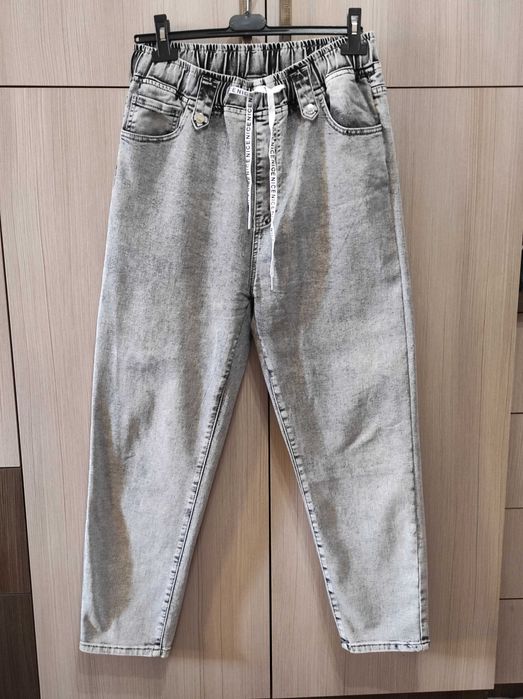 Джинси мом жіночі