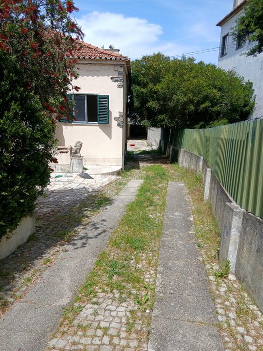 Andar de moradia t2 com terreno 1300 quadrados
