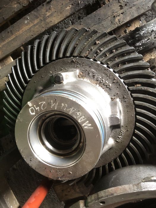 Case magnum 240 mx jak 285 częsci