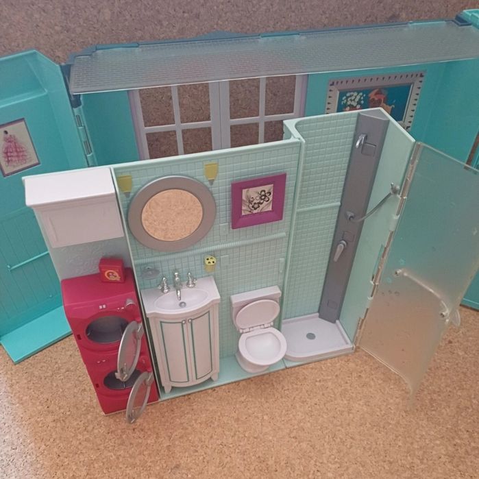 Barbie casa dobrável. 
Mattel.
Anos 2007.