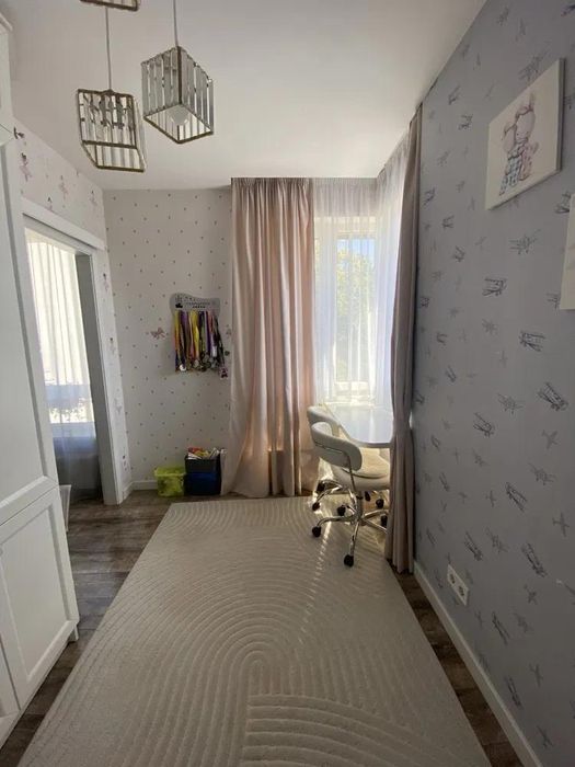 Продаж 2 кімн.квартира 110 м² 5/5 ц. Брюховичі 140000$