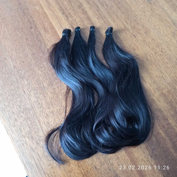 Продаю власне волосся