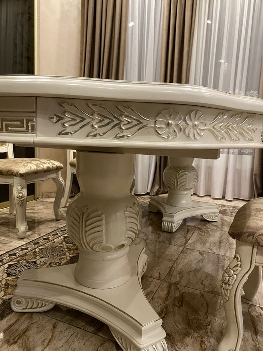 Продам стол и стулья