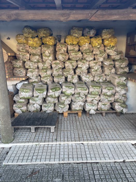 Sacos de 20kg de briquetes