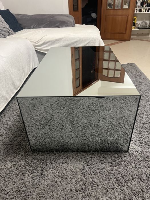 Mesa de sala espelhada
