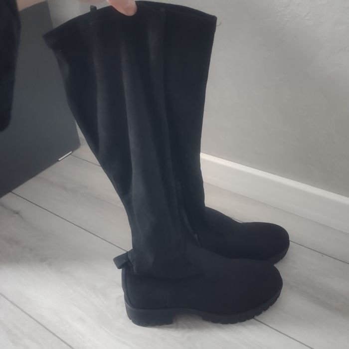 Черевики чорні весняні