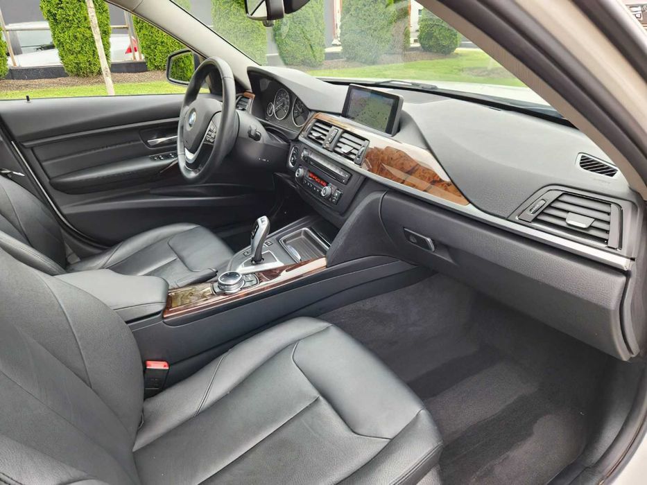BMW 3 Series 328i xDrive      2014