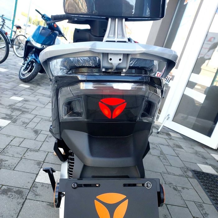 Електроскутер YADEA T5 2000Вт 72 В/20 Ач безщітковий гарантія доставка