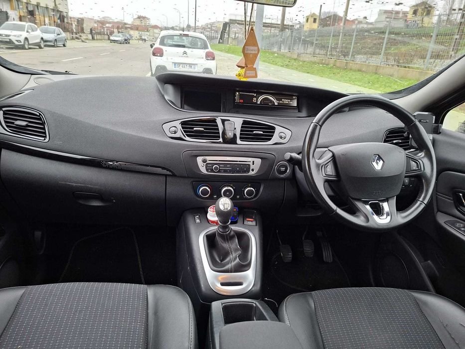 Renault scenic 2013 UK