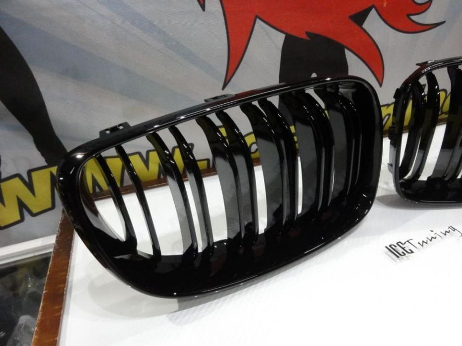 Grelha frontal BMW E81 / E82 / E87 / E88 07-11 M4 look / dupla lamina em preto piano brilhante