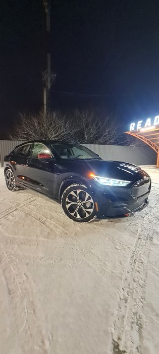 Ford Mustang Mach-E       16890$