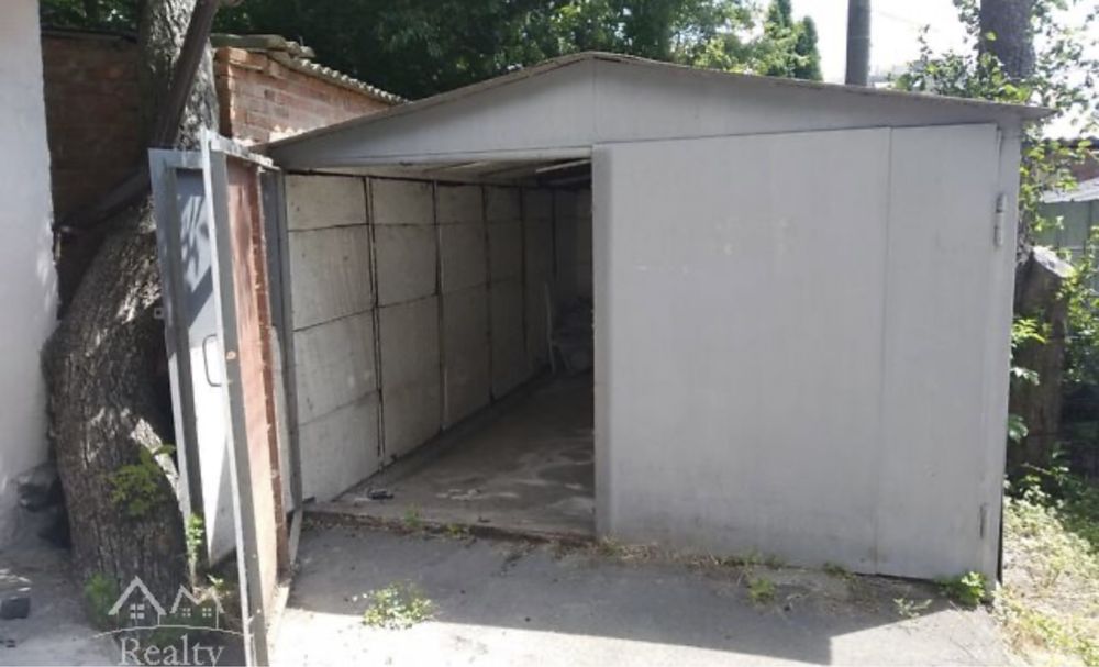 Гараж обустроенный в центре на ул. Толстого.