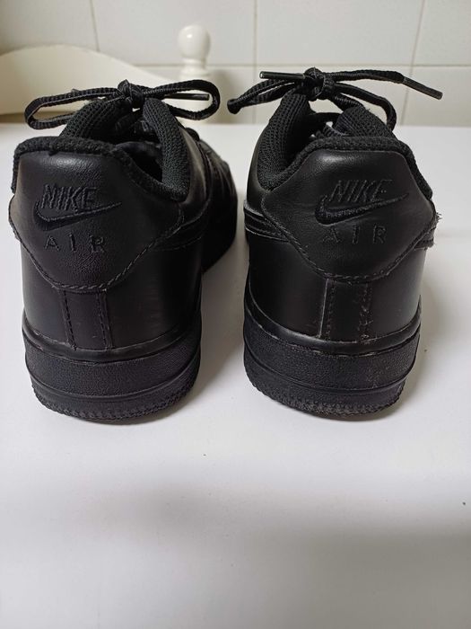 Ténis NIKE Nº35.5 pretos