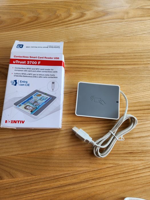 Elektroniczny czytnik kart e-dowodu podpis elektroniczny RFID I NFC