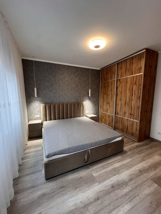 Простора квартира, є гараж