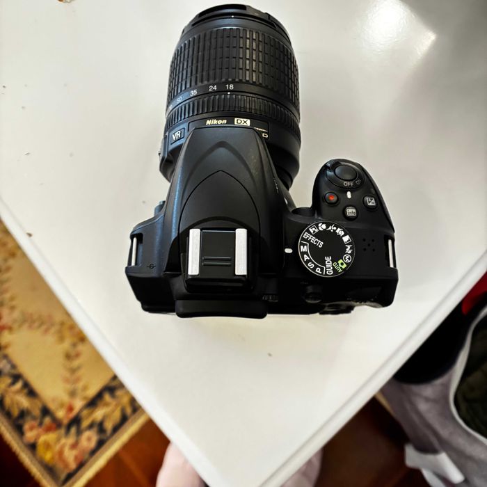 Máquina Fotográfica Reflex NIKON D3400 (Lente 18-105mm)