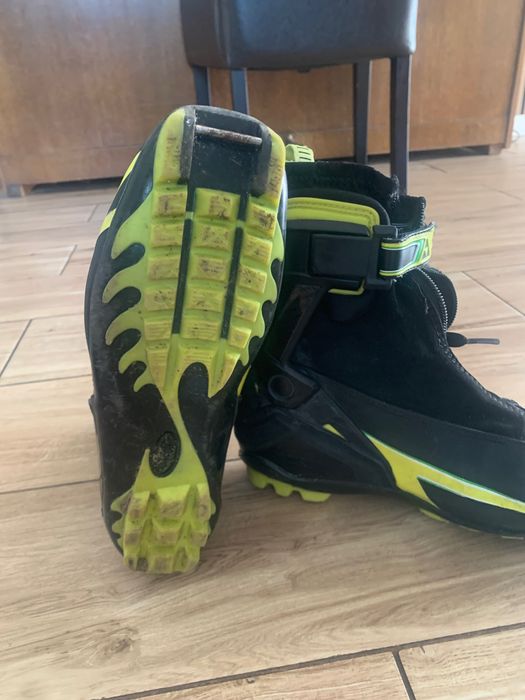 Buty do nart biegowych  rozm EU 40 Fischer skating RCS SKATE NNN