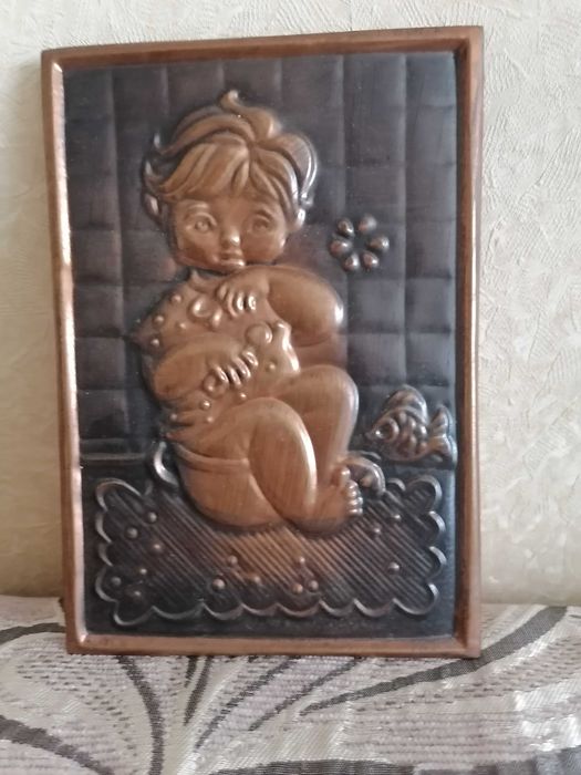 Чеканка латунная в туалет.