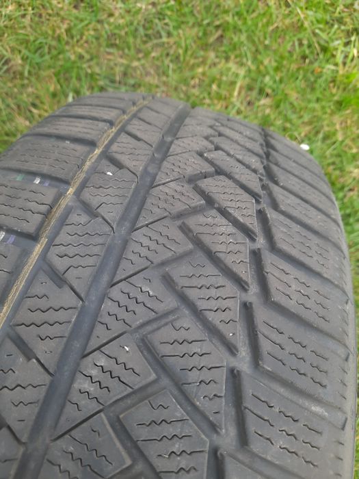 Opony zimowe 4szt 225/55r17 TS850P continental